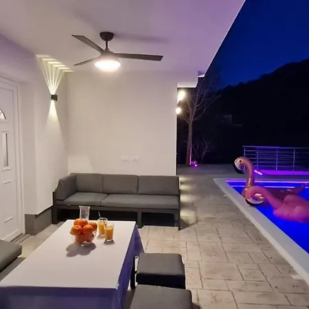 Villa Zara Βίλα *